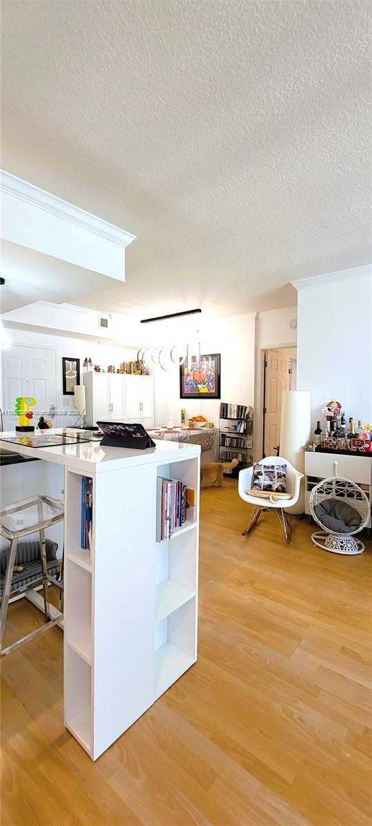 Small Image of 2000 NORTH BAYSHORE DR #907, Miami Number 35