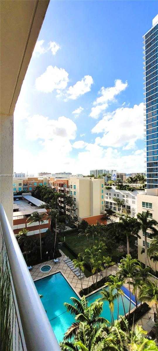 Small Image of 2000 NORTH BAYSHORE DR #907, Miami Number 4