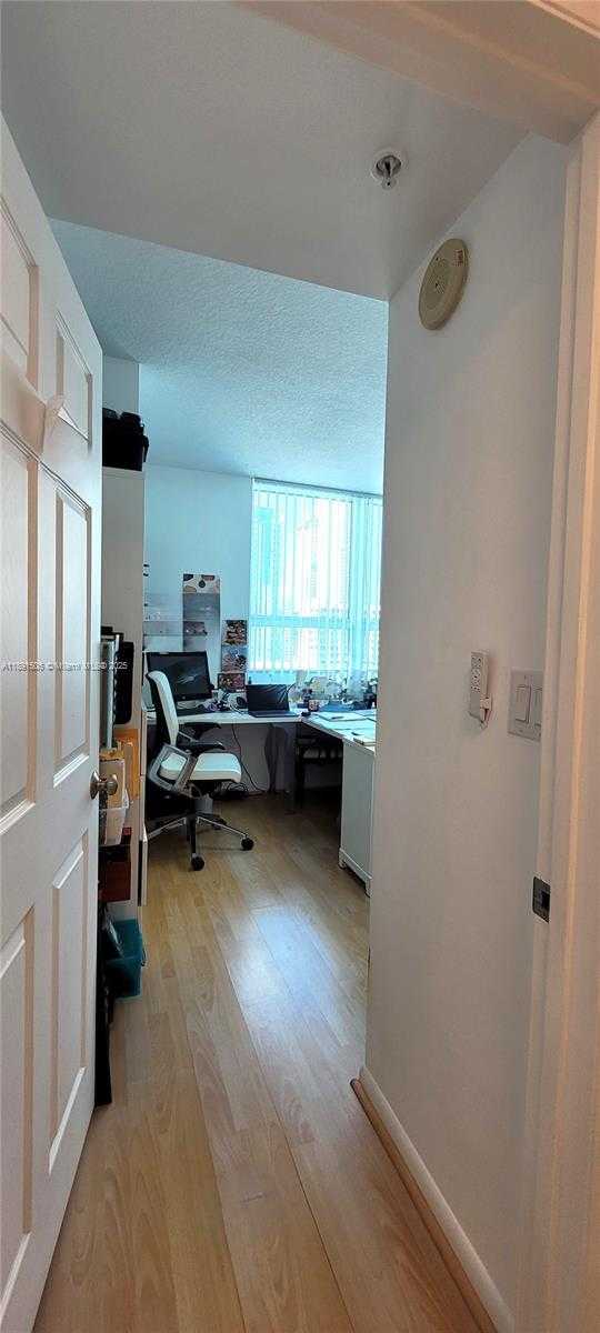 Small Image of 2000 NORTH BAYSHORE DR #907, Miami Number 40