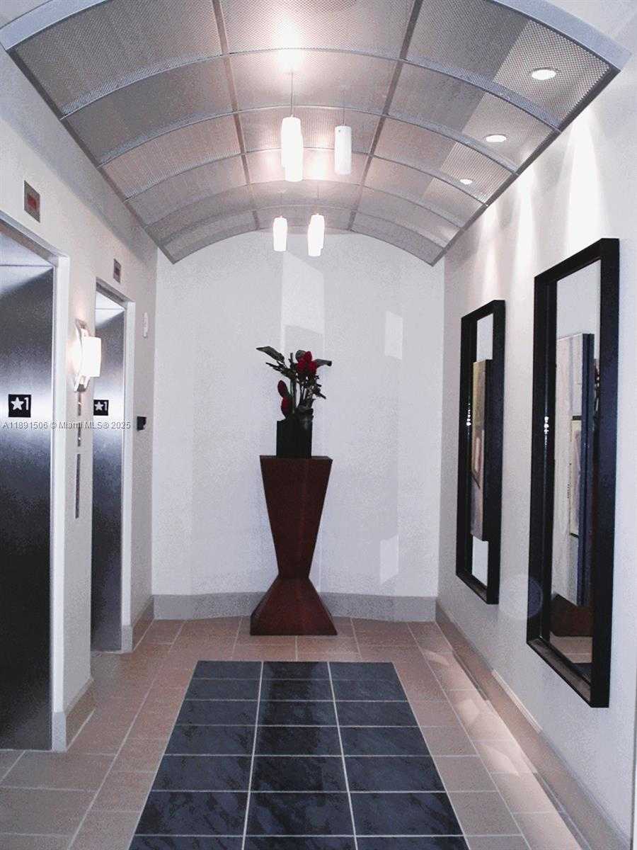 Small Image of 2000 NORTH BAYSHORE DR #907, Miami Number 59