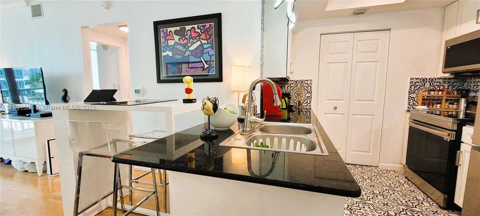 Small Image of 2000 NORTH BAYSHORE DR #907, Miami Number 7