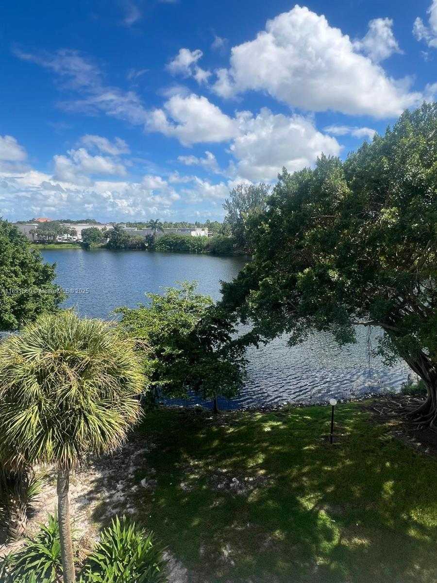 Small Image of 3300 SPANISH MOSS TER #411, Lauderhill Number 15