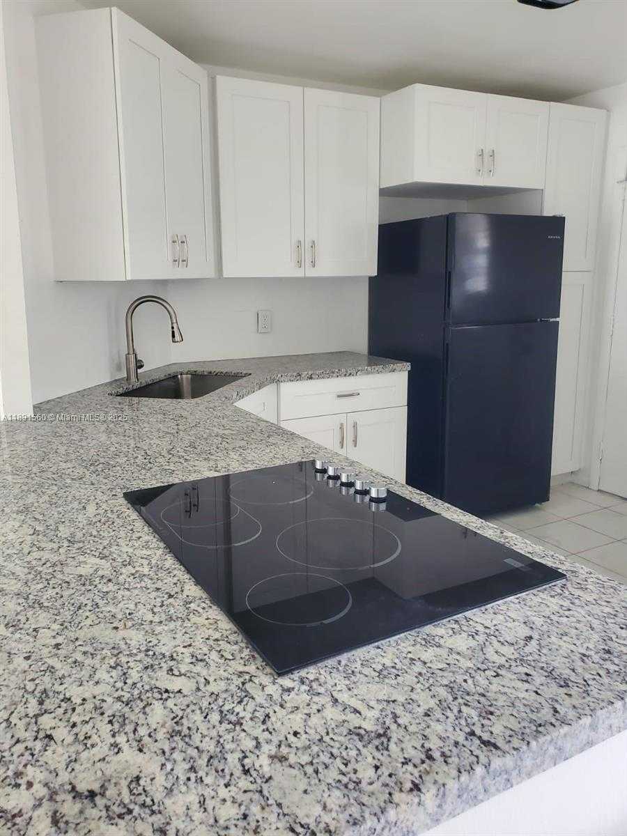 Small Image of 3300 SPANISH MOSS TER #411, Lauderhill Number 2