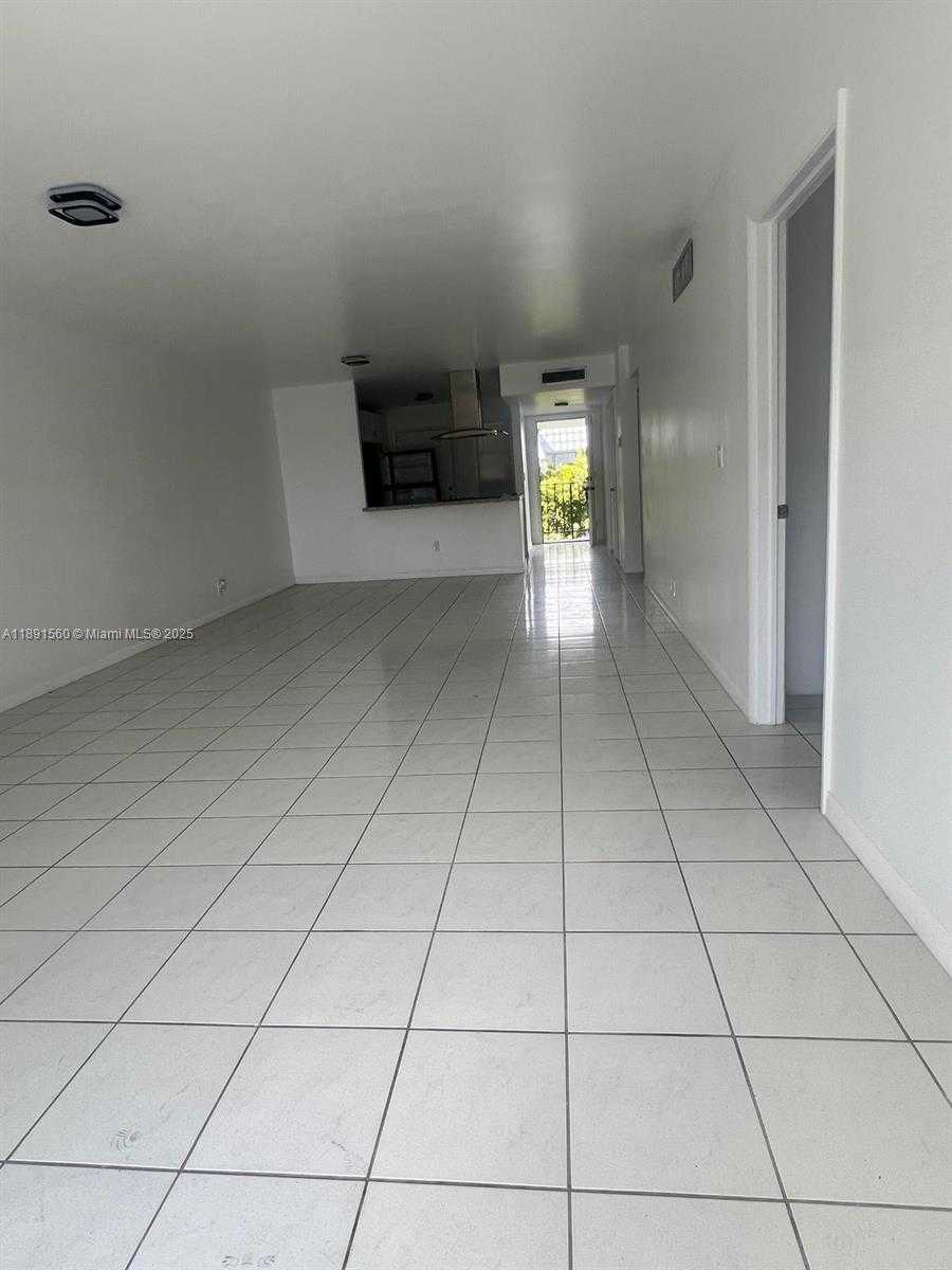 Small Image of 3300 SPANISH MOSS TER #411, Lauderhill Number 7