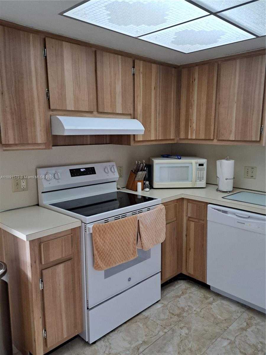 Small Image of 11332 SOUTH WEST 133RD CT #56-3, Miami Number 14