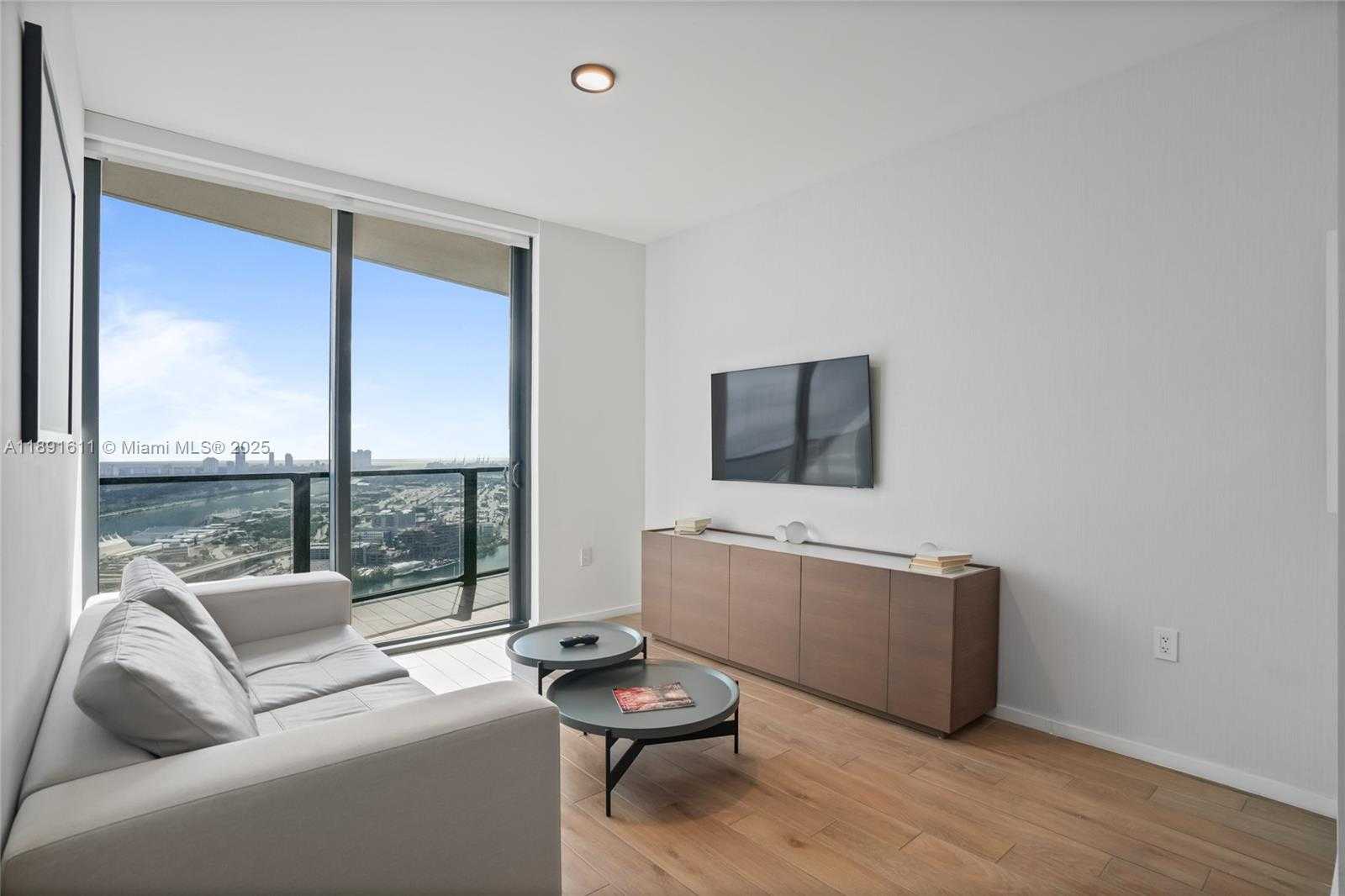 Small Image of 398 NORTH EAST 5TH ST #4410, Miami Number 18