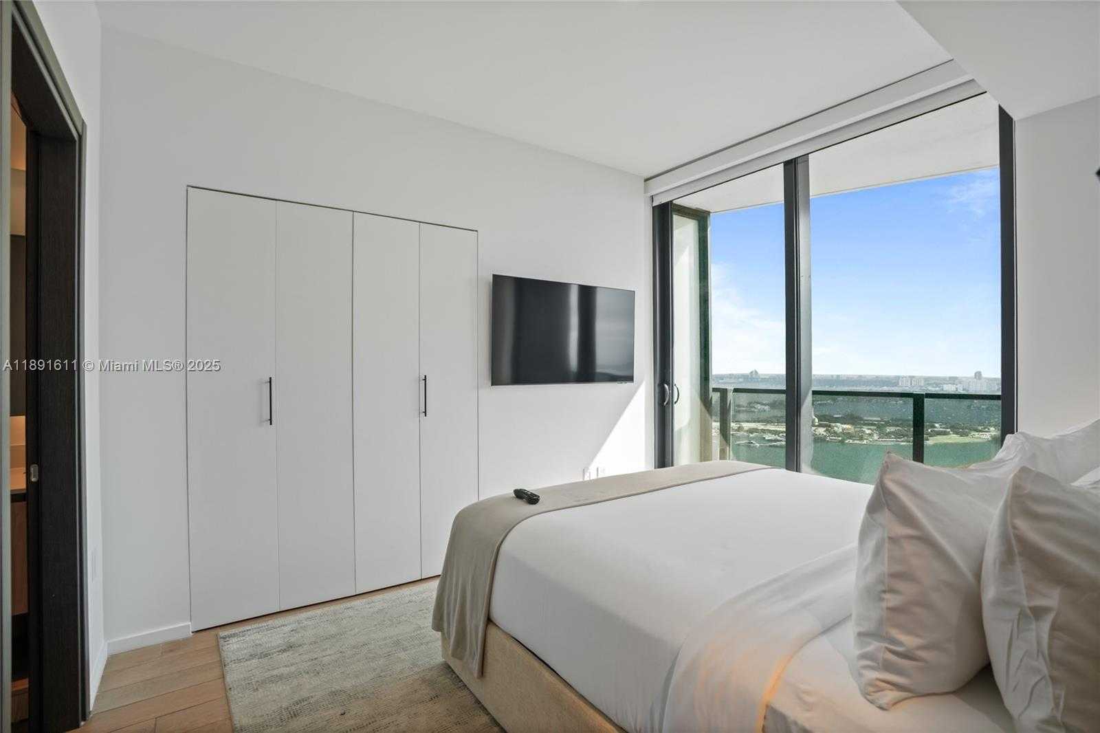 Small Image of 398 NORTH EAST 5TH ST #4410, Miami Number 19
