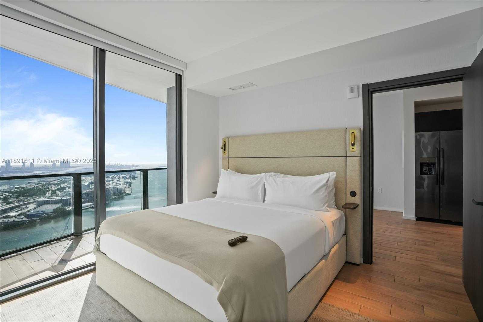 Small Image of 398 NORTH EAST 5TH ST #4410, Miami Number 23
