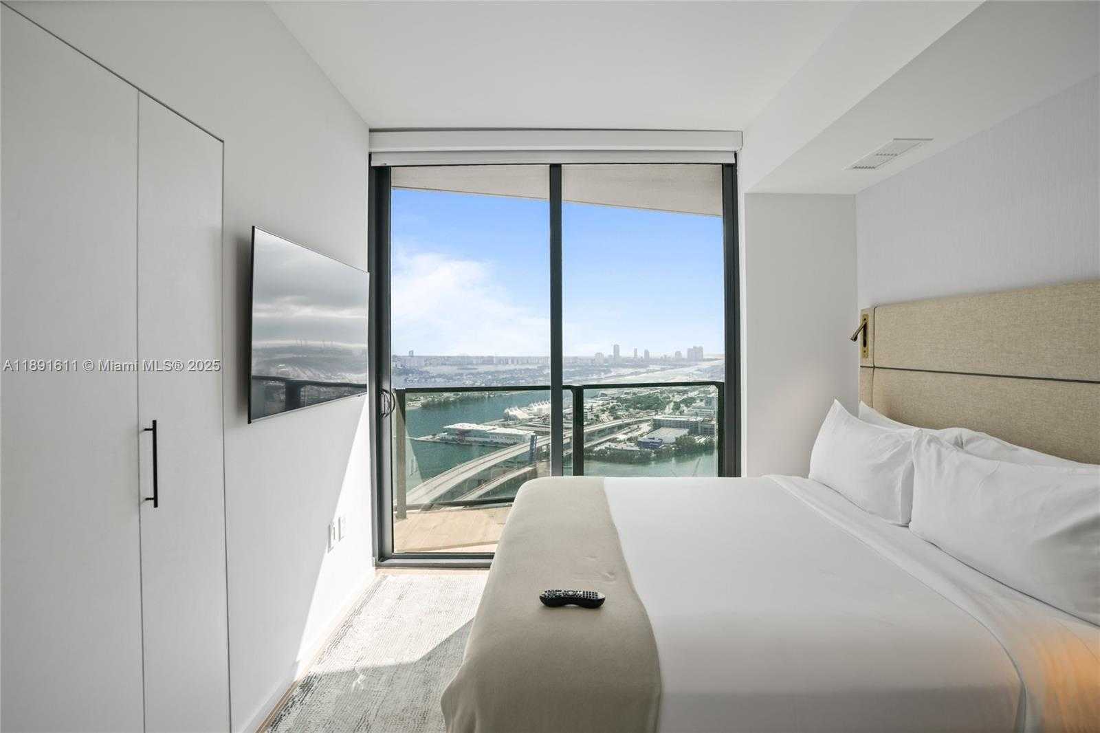 Small Image of 398 NORTH EAST 5TH ST #4410, Miami Number 24