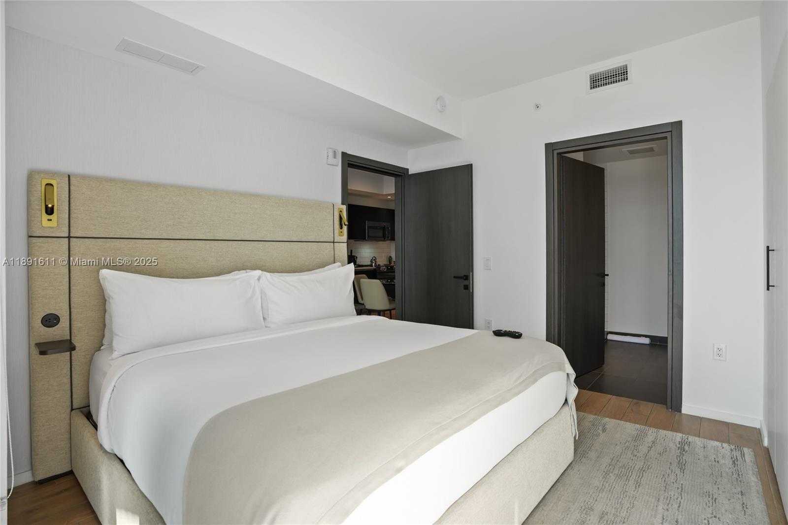 Small Image of 398 NORTH EAST 5TH ST #4410, Miami Number 26