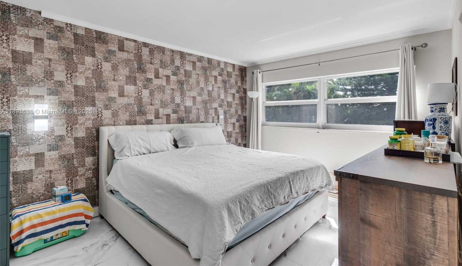 Small Image of 1000 HILLCREST CT #207, Hollywood Number 12