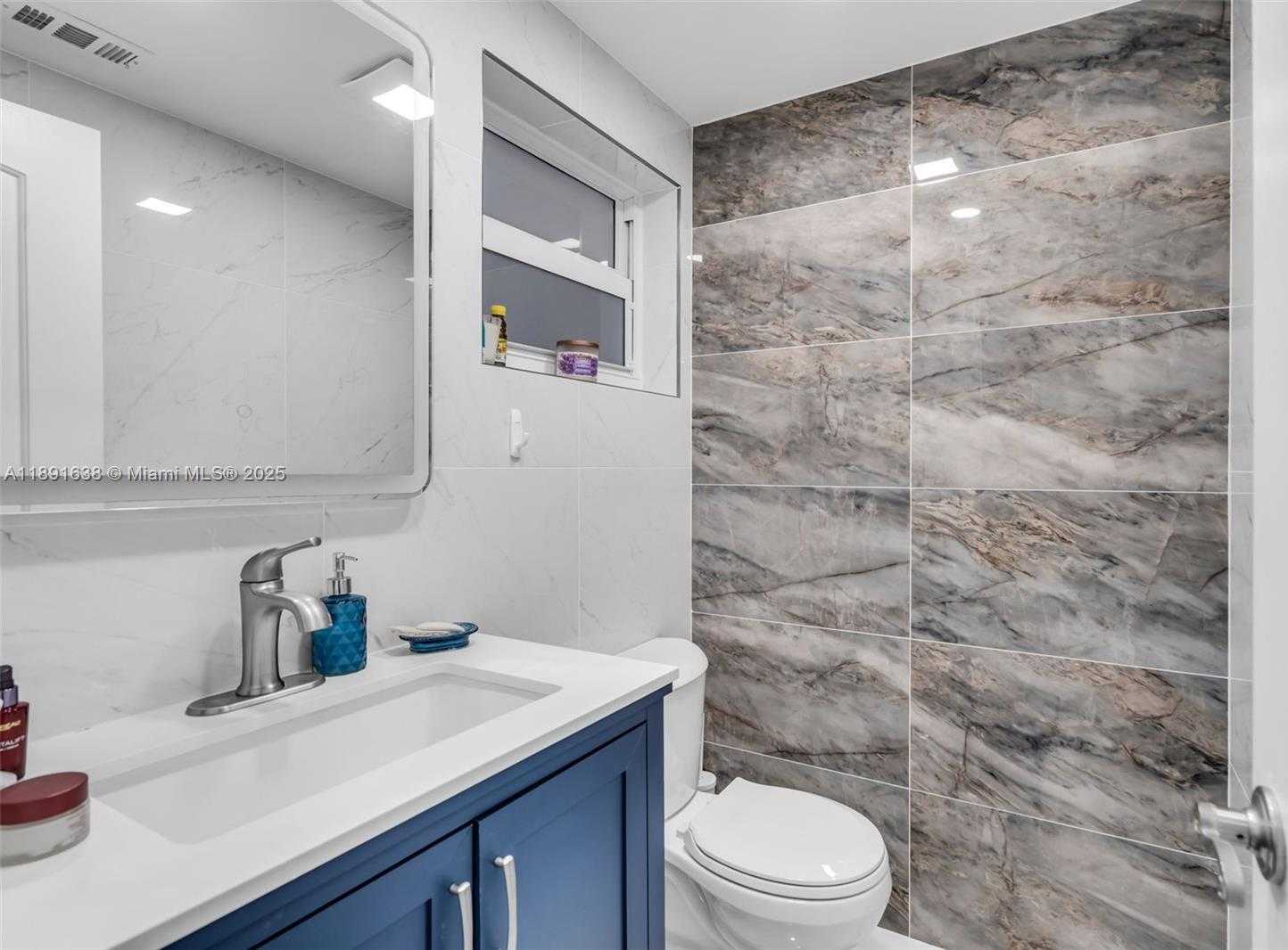 Small Image of 1000 HILLCREST CT #207, Hollywood Number 17