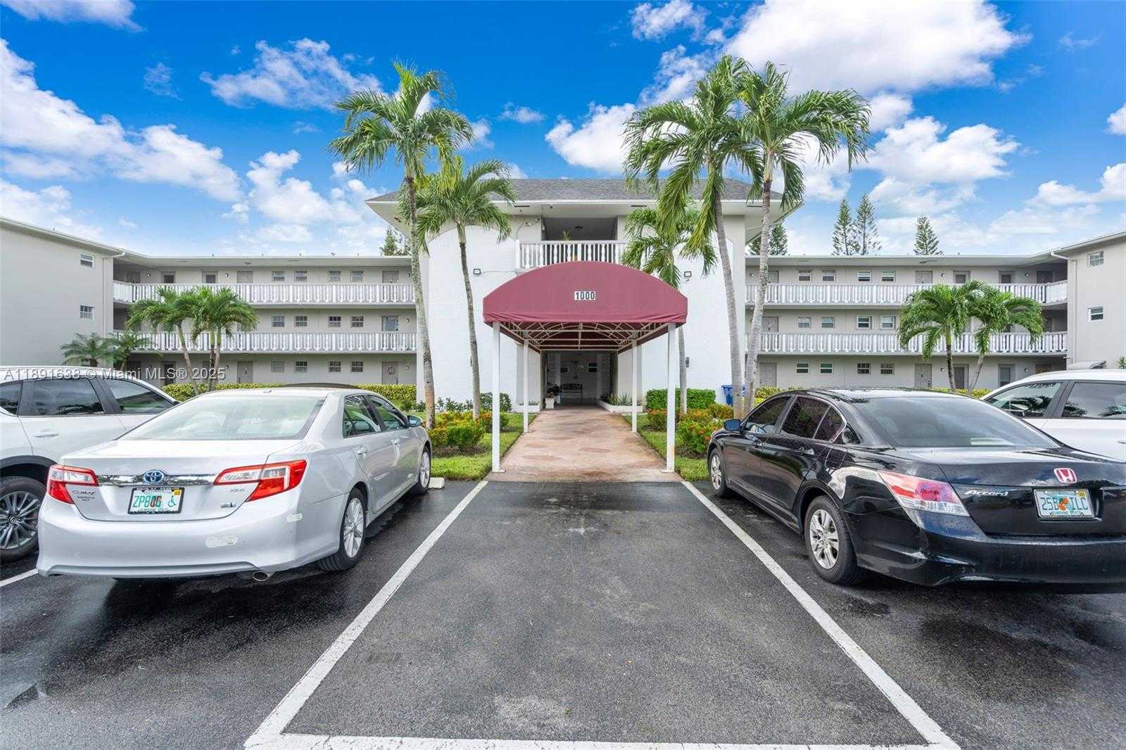 Small Image of 1000 HILLCREST CT #207, Hollywood Number 2