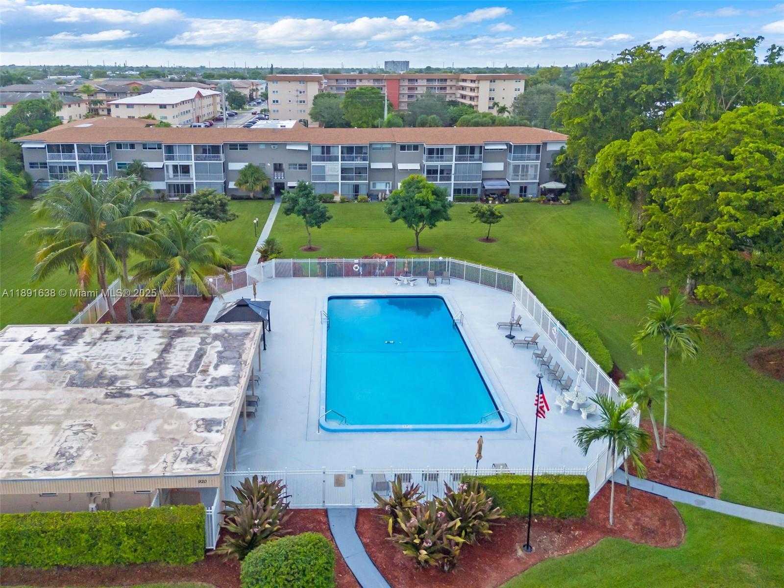 Small Image of 1000 HILLCREST CT #207, Hollywood Number 24