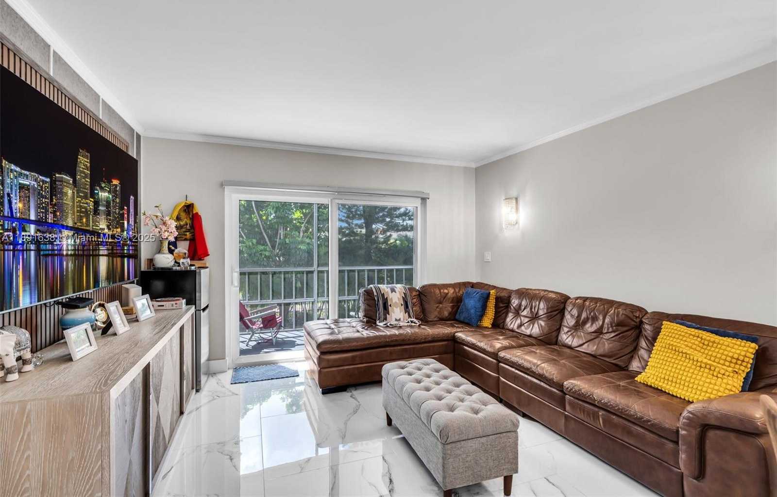 Small Image of 1000 HILLCREST CT #207, Hollywood Number 7