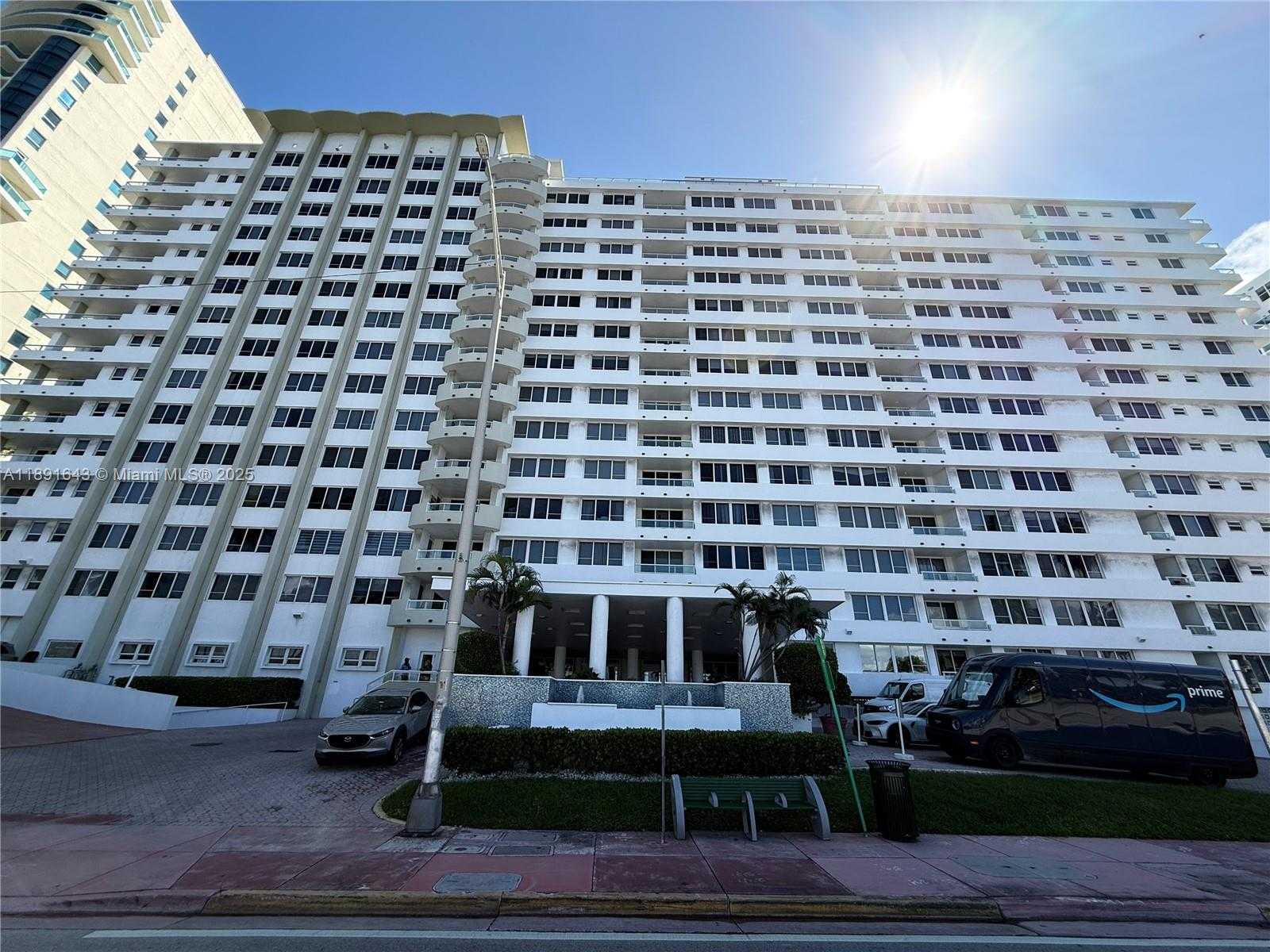 Small Image of 5005 COLLINS AVE #823, Miami Beach Number 2