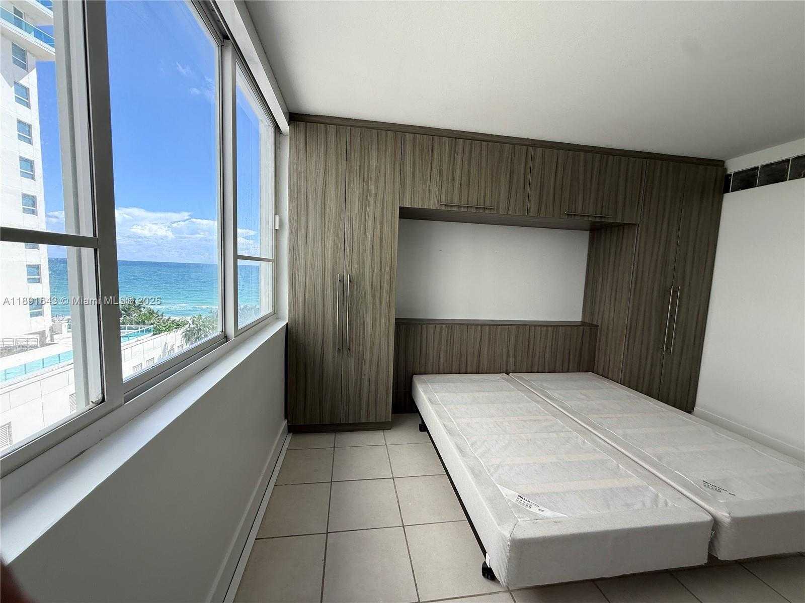 Small Image of 5005 COLLINS AVE #823, Miami Beach Number 25