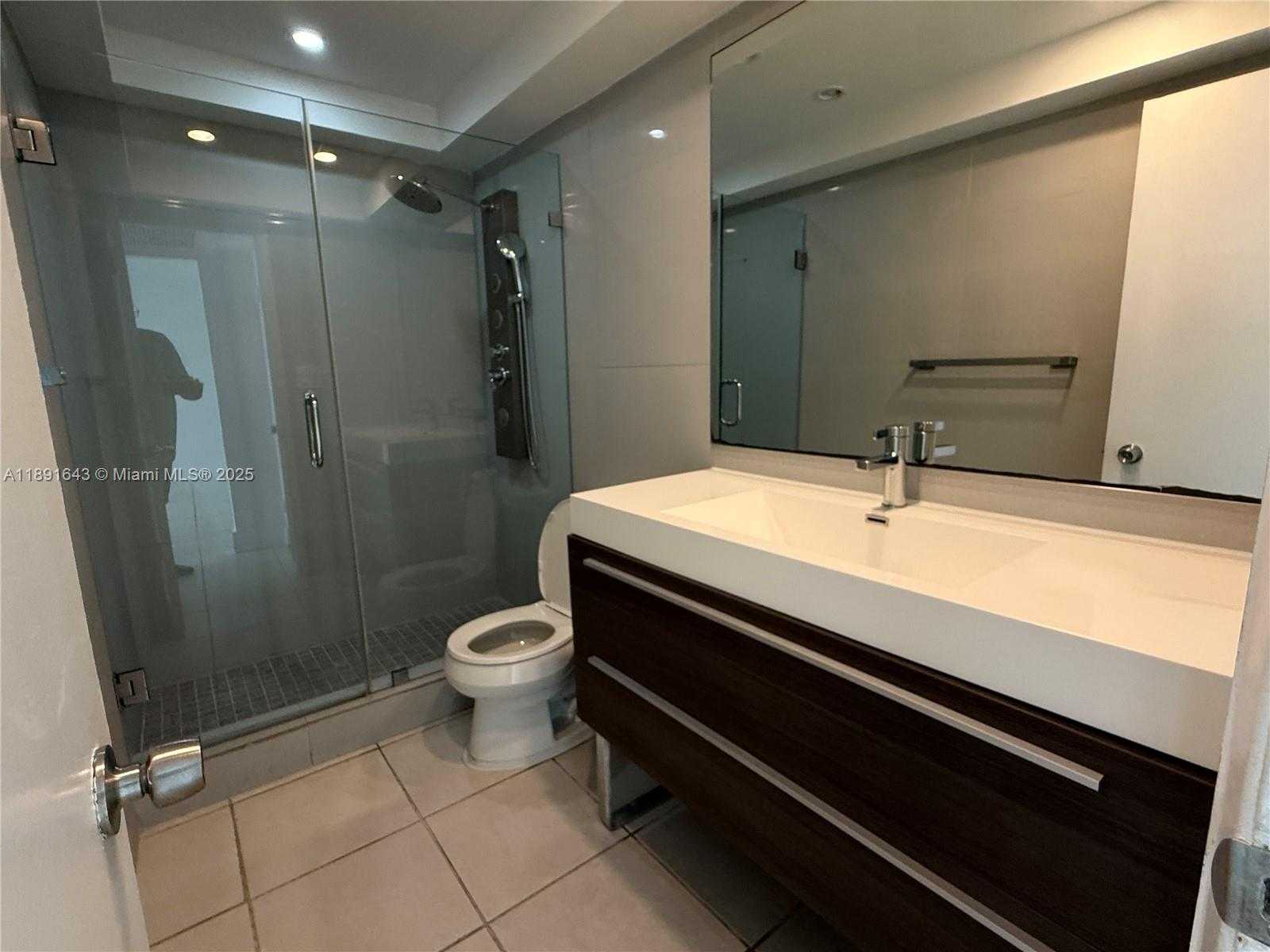 Small Image of 5005 COLLINS AVE #823, Miami Beach Number 27