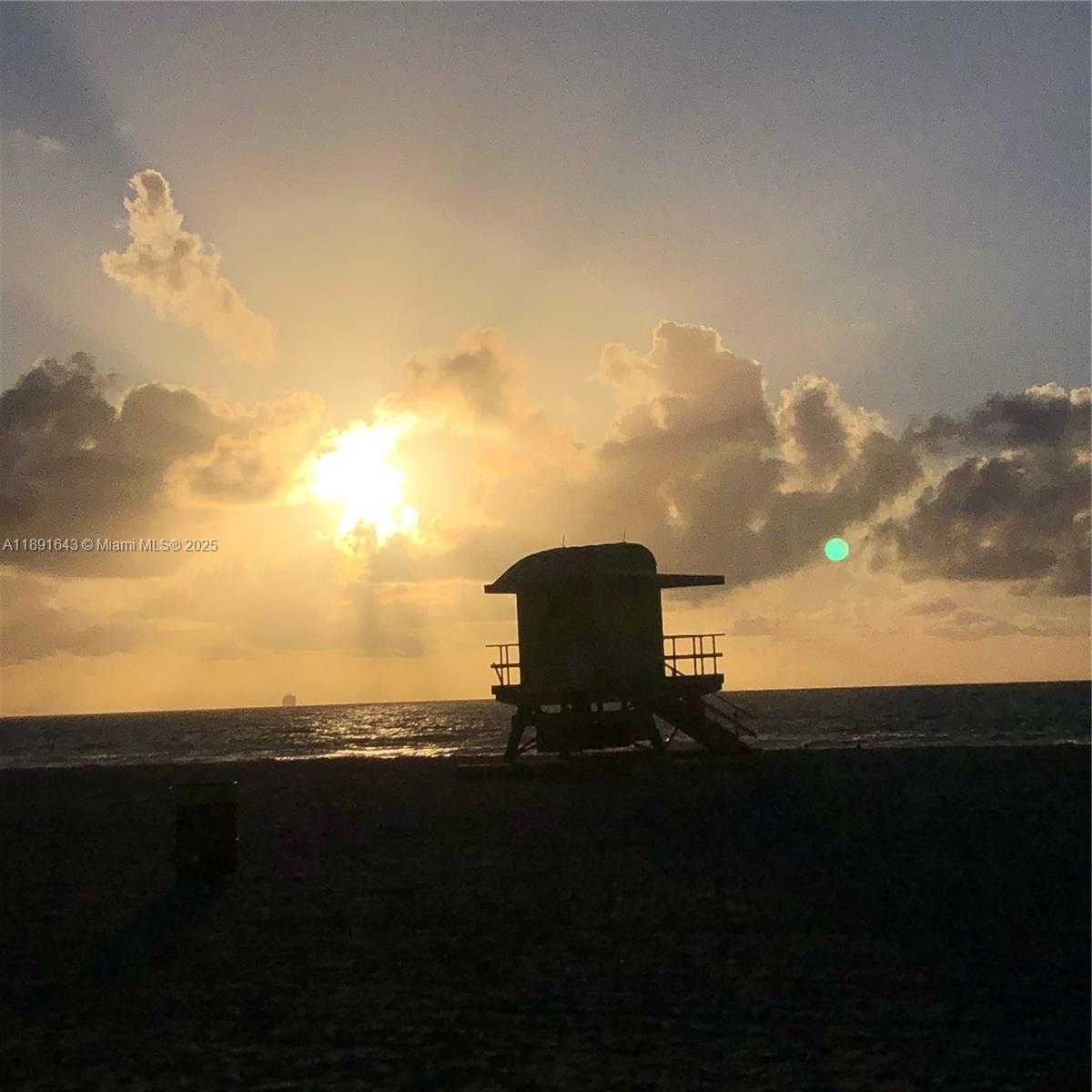 Small Image of 5005 COLLINS AVE #823, Miami Beach Number 36