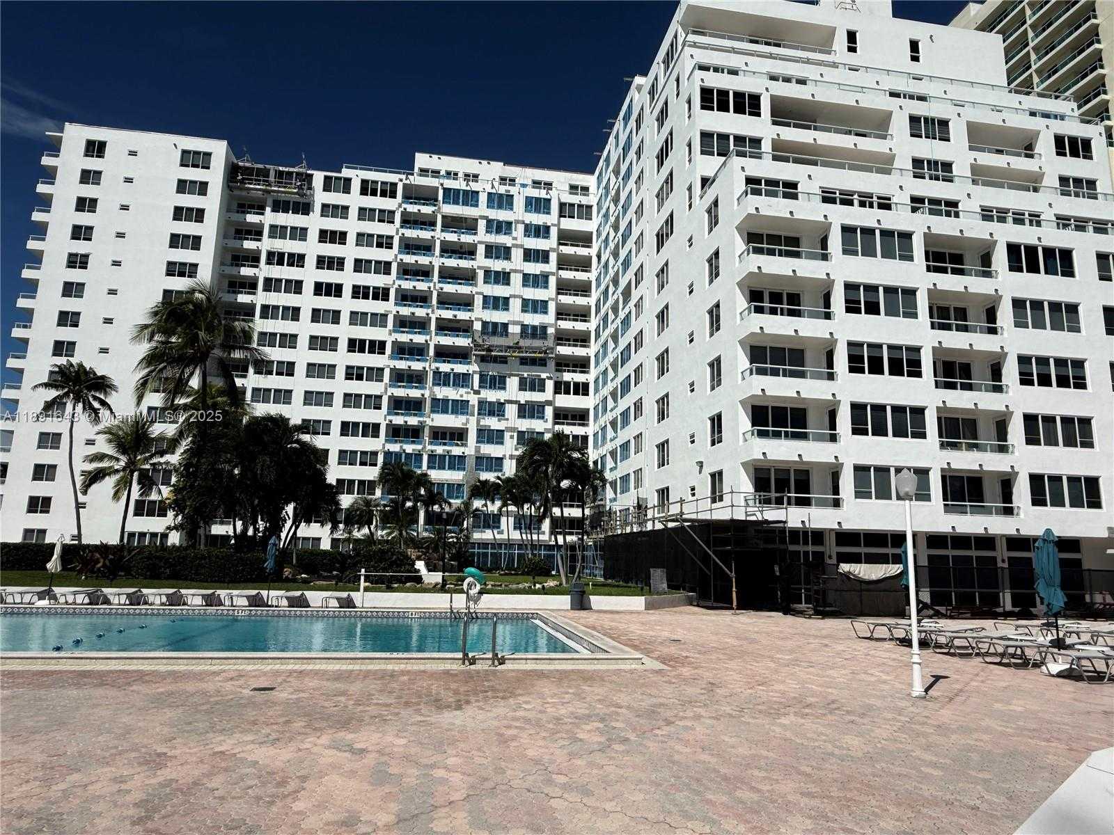 Small Image of 5005 COLLINS AVE #823, Miami Beach Number 9