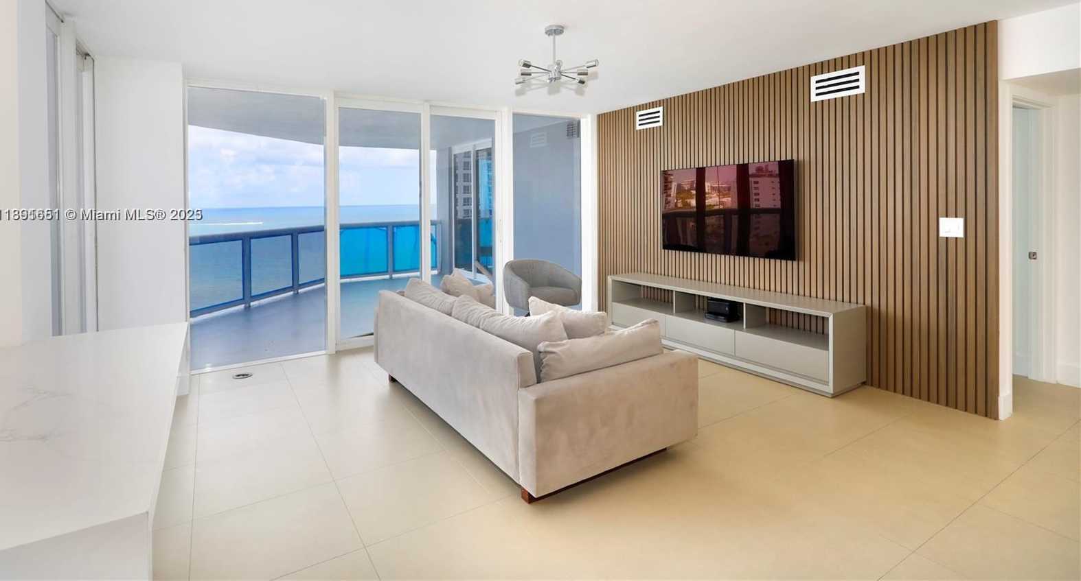 Small Image of 6301 COLLINS AVE #1608, Miami Beach Number 2