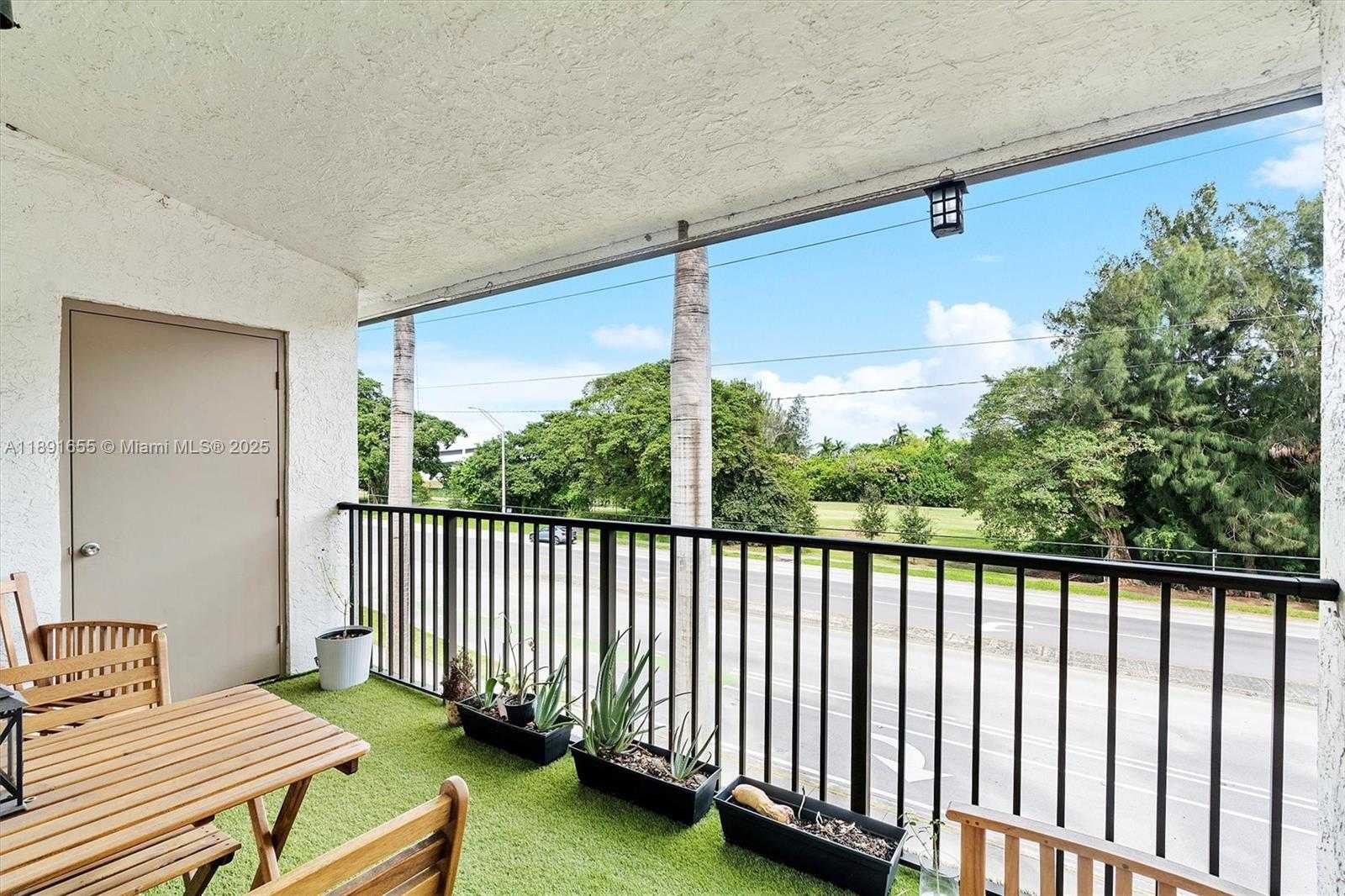 Small Image of 610 SOUTH PARK RD #35-1, Hollywood Number 12