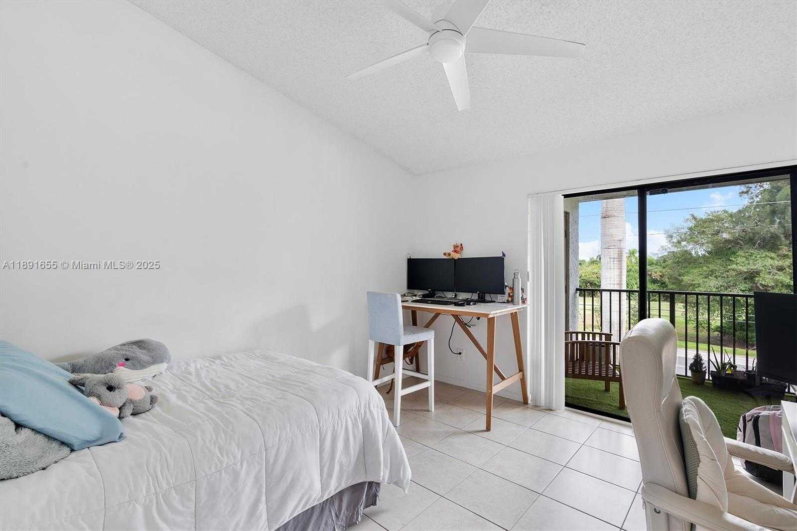 Small Image of 610 SOUTH PARK RD #35-1, Hollywood Number 15