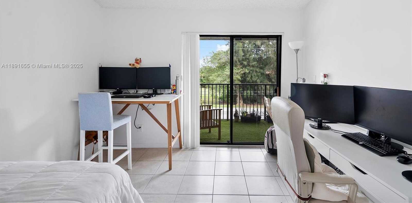 Small Image of 610 SOUTH PARK RD #35-1, Hollywood Number 16