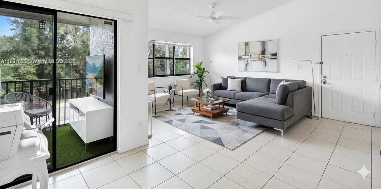 Small Image of 610 SOUTH PARK RD #35-1, Hollywood Number 3