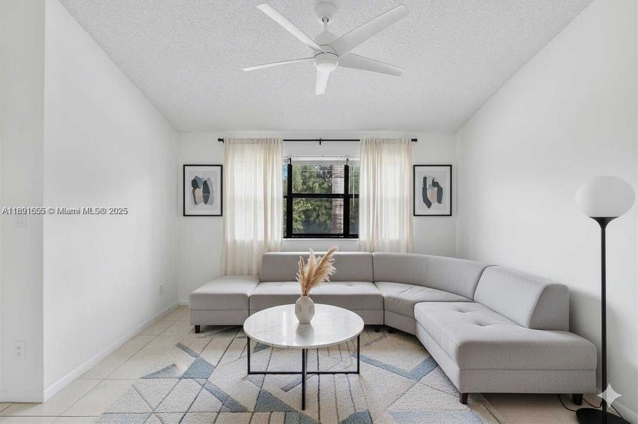 Small Image of 610 SOUTH PARK RD #35-1, Hollywood Number 6