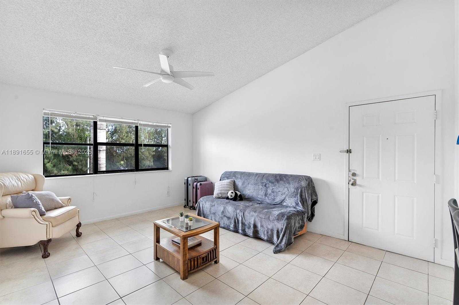 Small Image of 610 SOUTH PARK RD #35-1, Hollywood Number 7