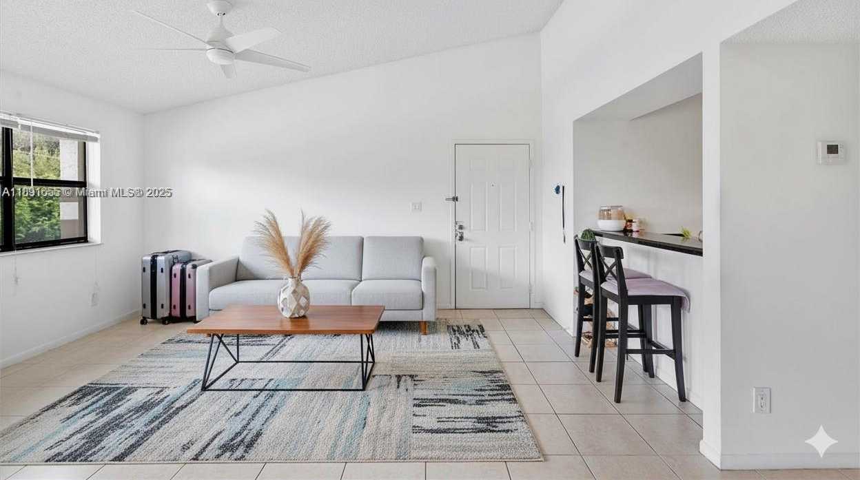Small Image of 610 SOUTH PARK RD #35-1, Hollywood Number 9