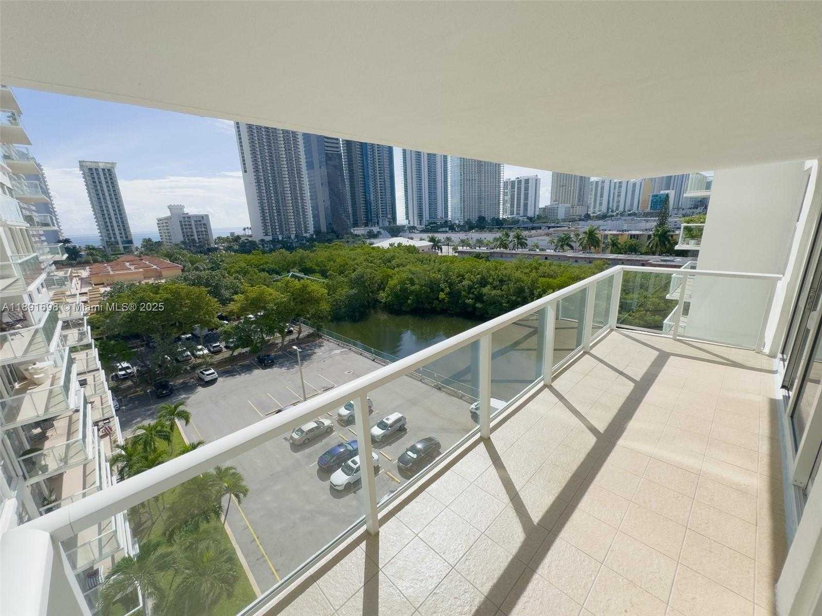 Small Image of 230 174TH ST #920, Sunny Isles Beach Number 4