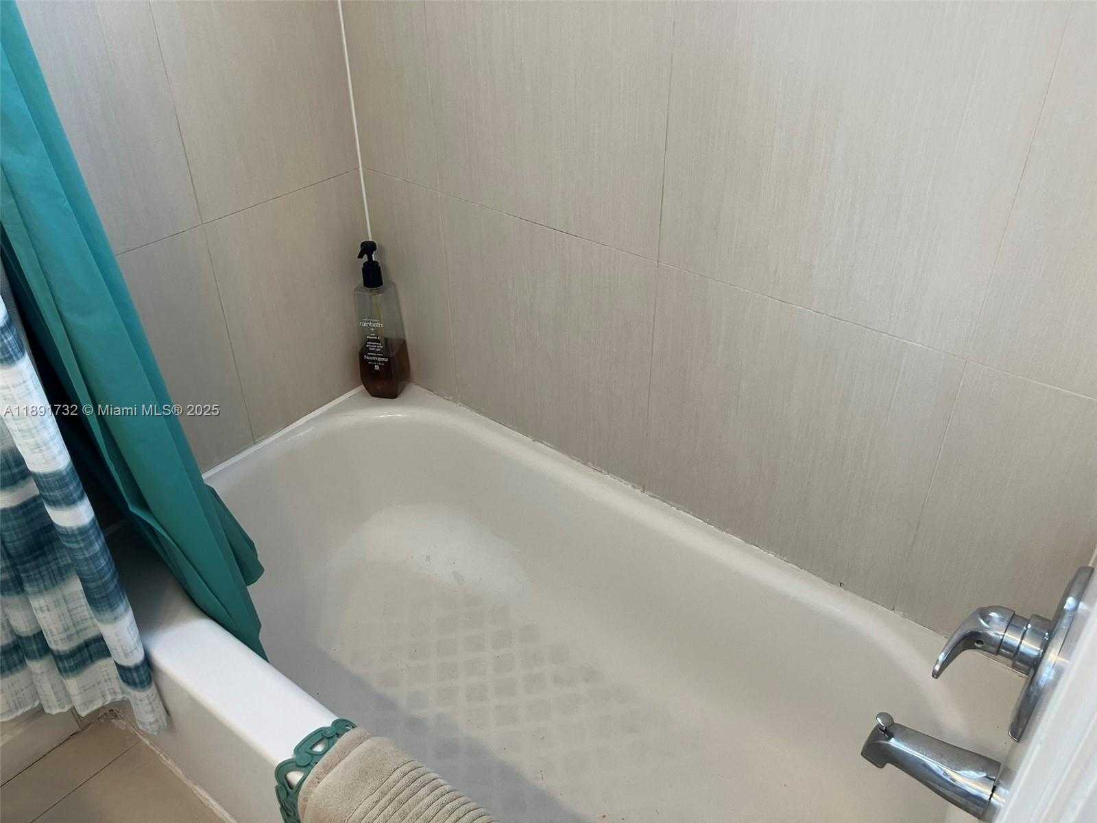 Small Image of 335 OCEAN DR #306, Miami Beach Number 15