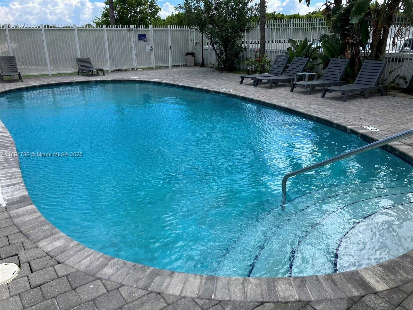 Small Image of 335 OCEAN DR #306, Miami Beach Number 18