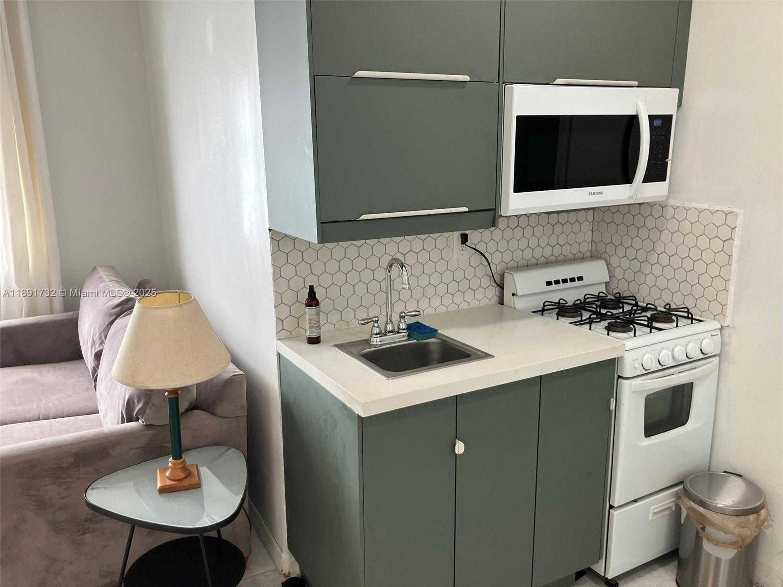 Small Image of 335 OCEAN DR #306, Miami Beach Number 6