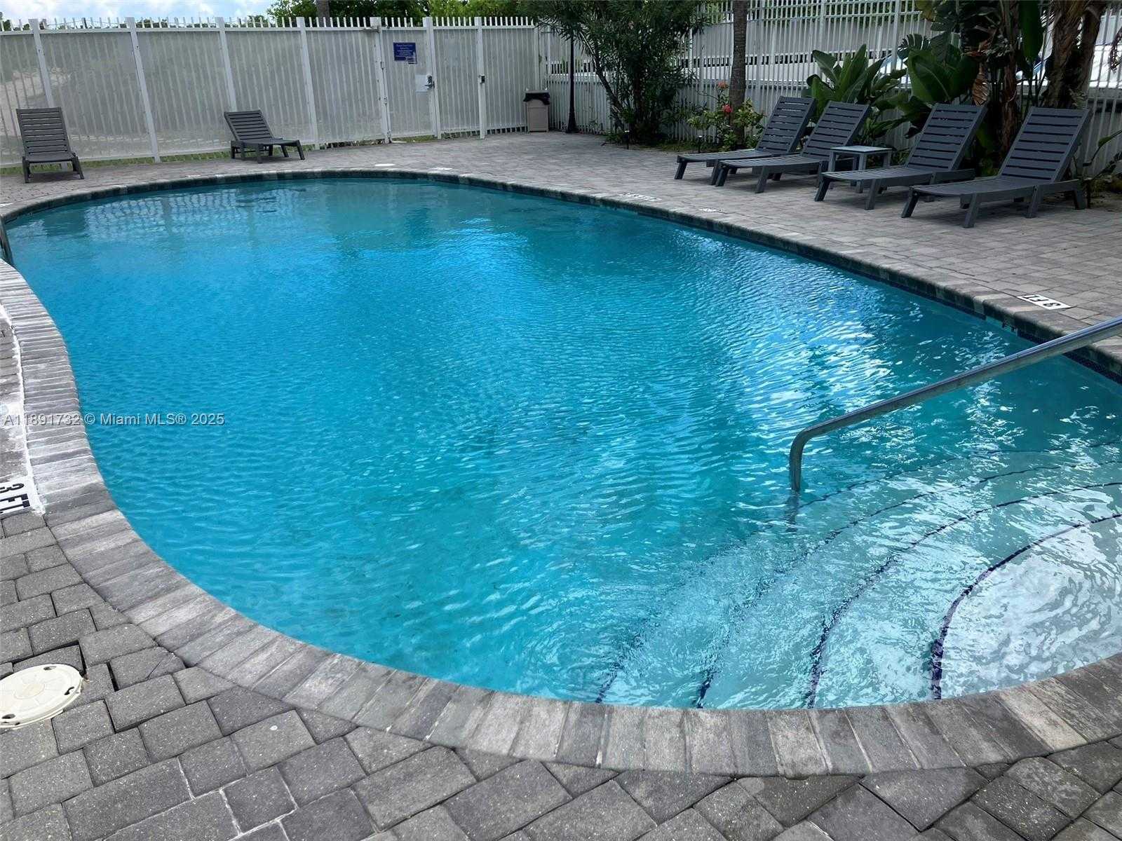 Small Image of 335 OCEAN DR #306, Miami Beach Number 8