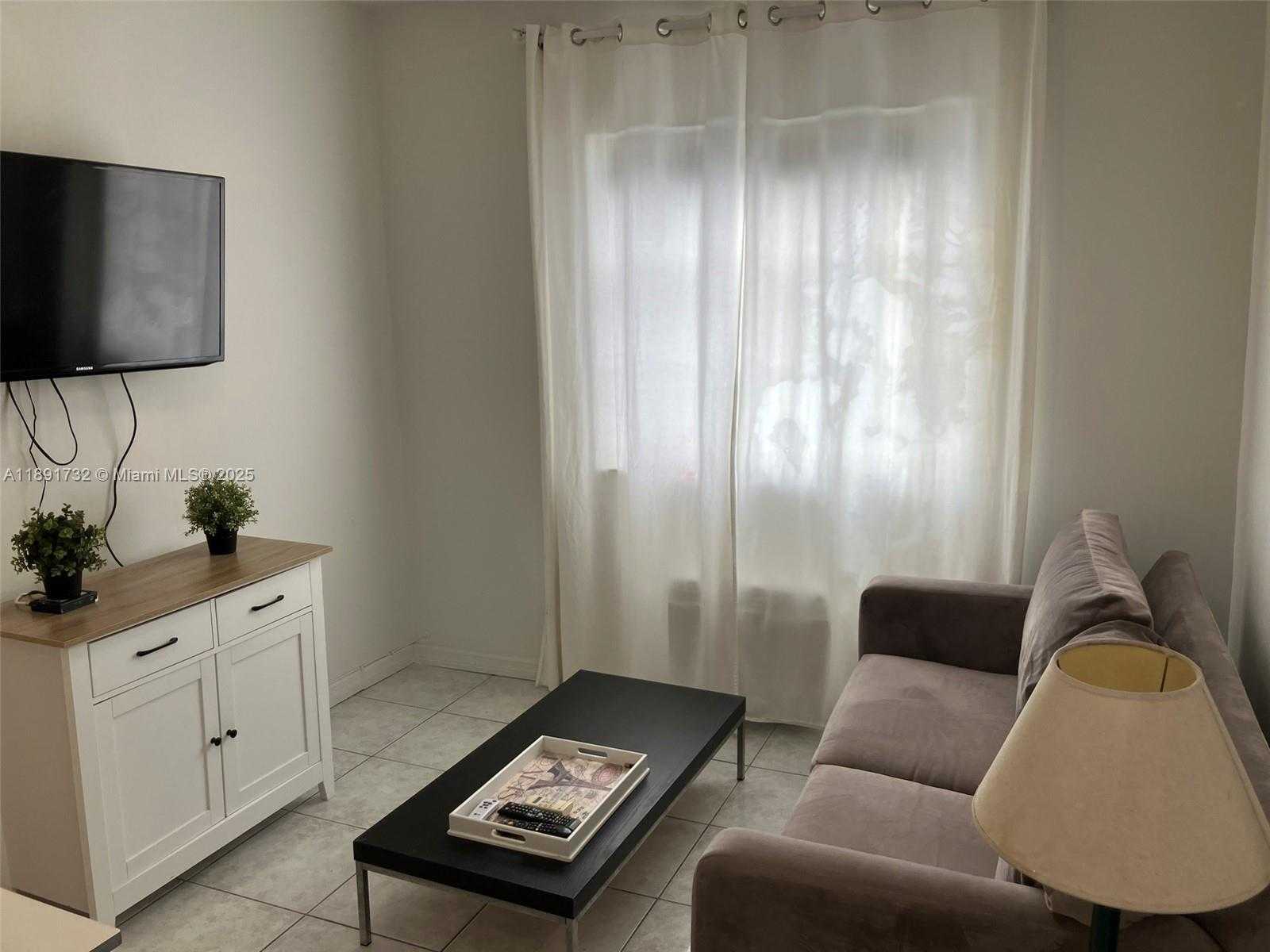 Small Image of 335 OCEAN DR #306, Miami Beach Number 9