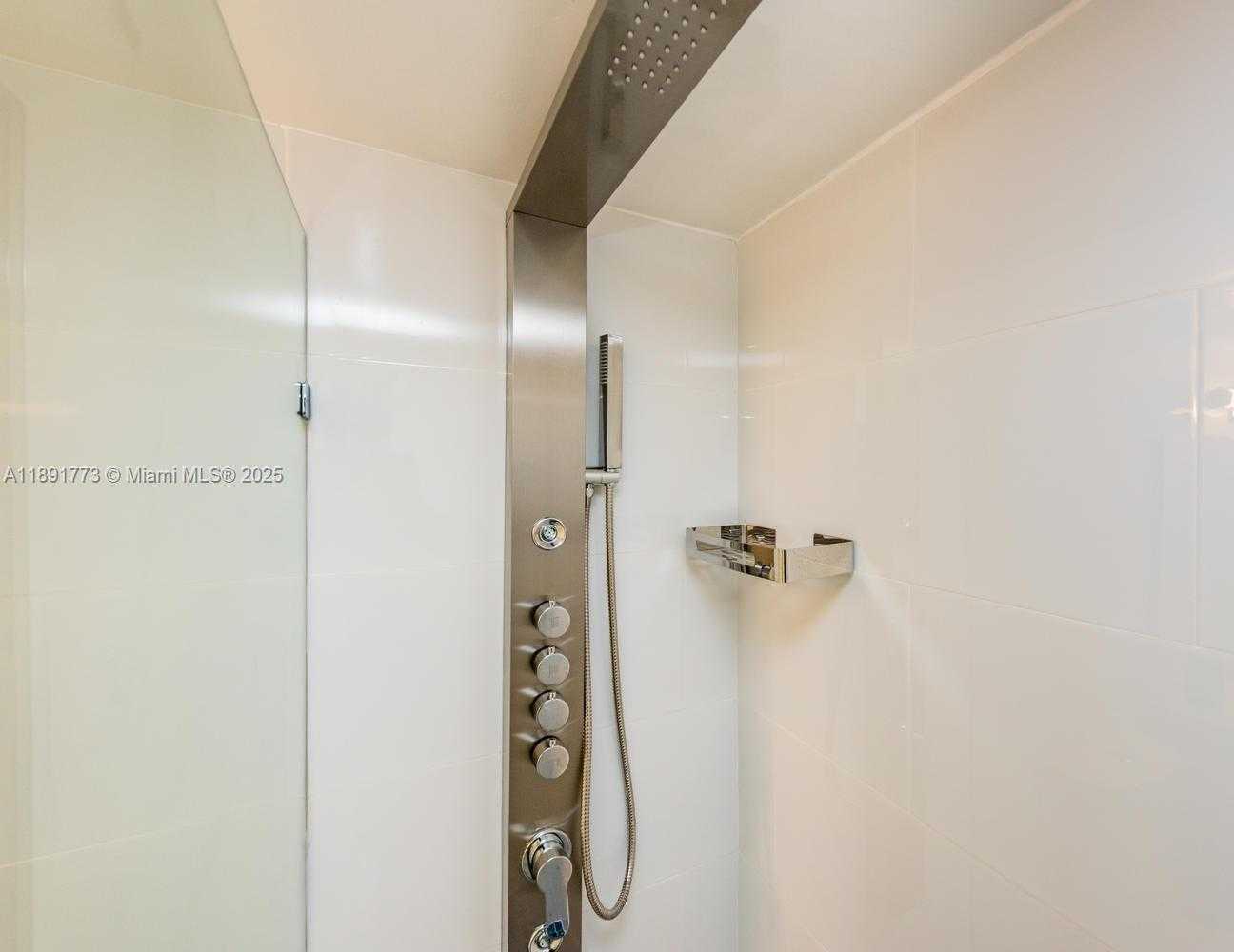 Small Image of 19801 EAST COUNTRY CLUB DR #4501, Aventura Number 28