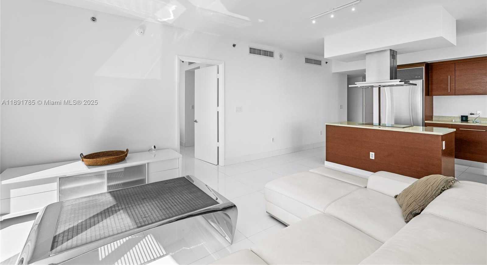 Small Image of 485 BRICKELL AVE #4410, Miami Number 20