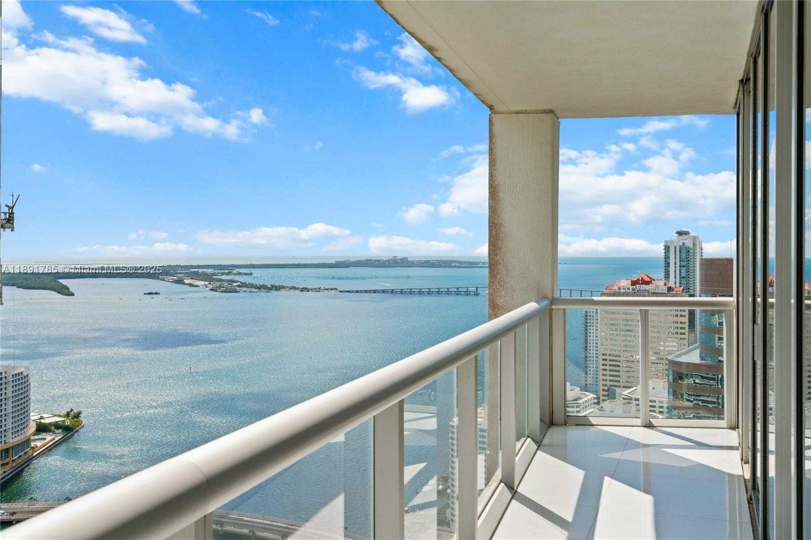 Small Image of 485 BRICKELL AVE #4410, Miami Number 25