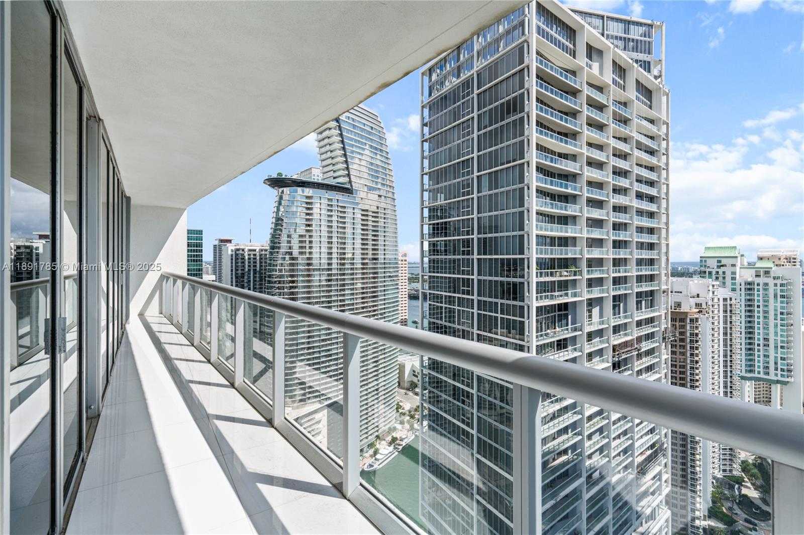 Small Image of 485 BRICKELL AVE #4410, Miami Number 28