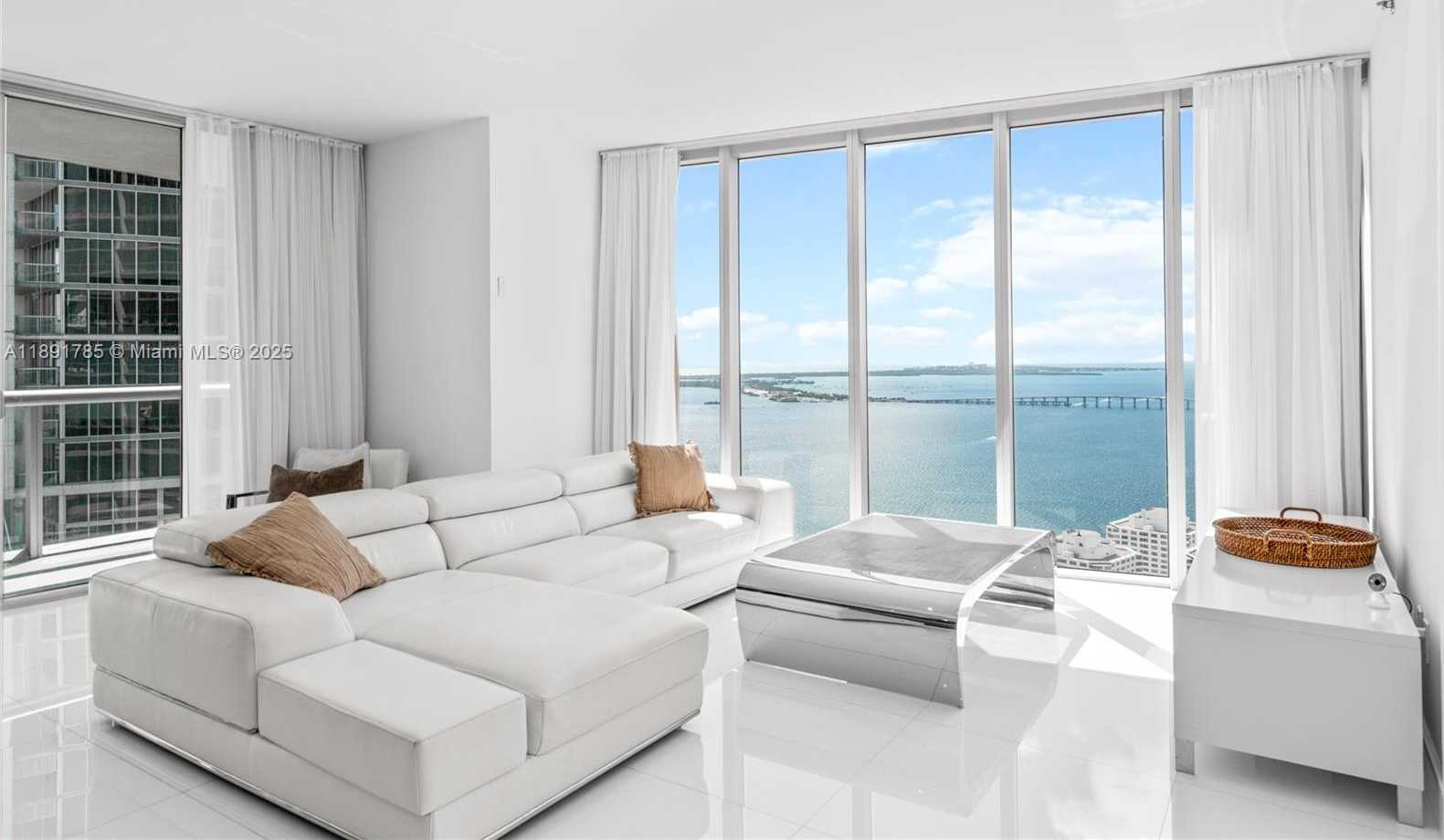 Small Image of 485 BRICKELL AVE #4410, Miami Number 3