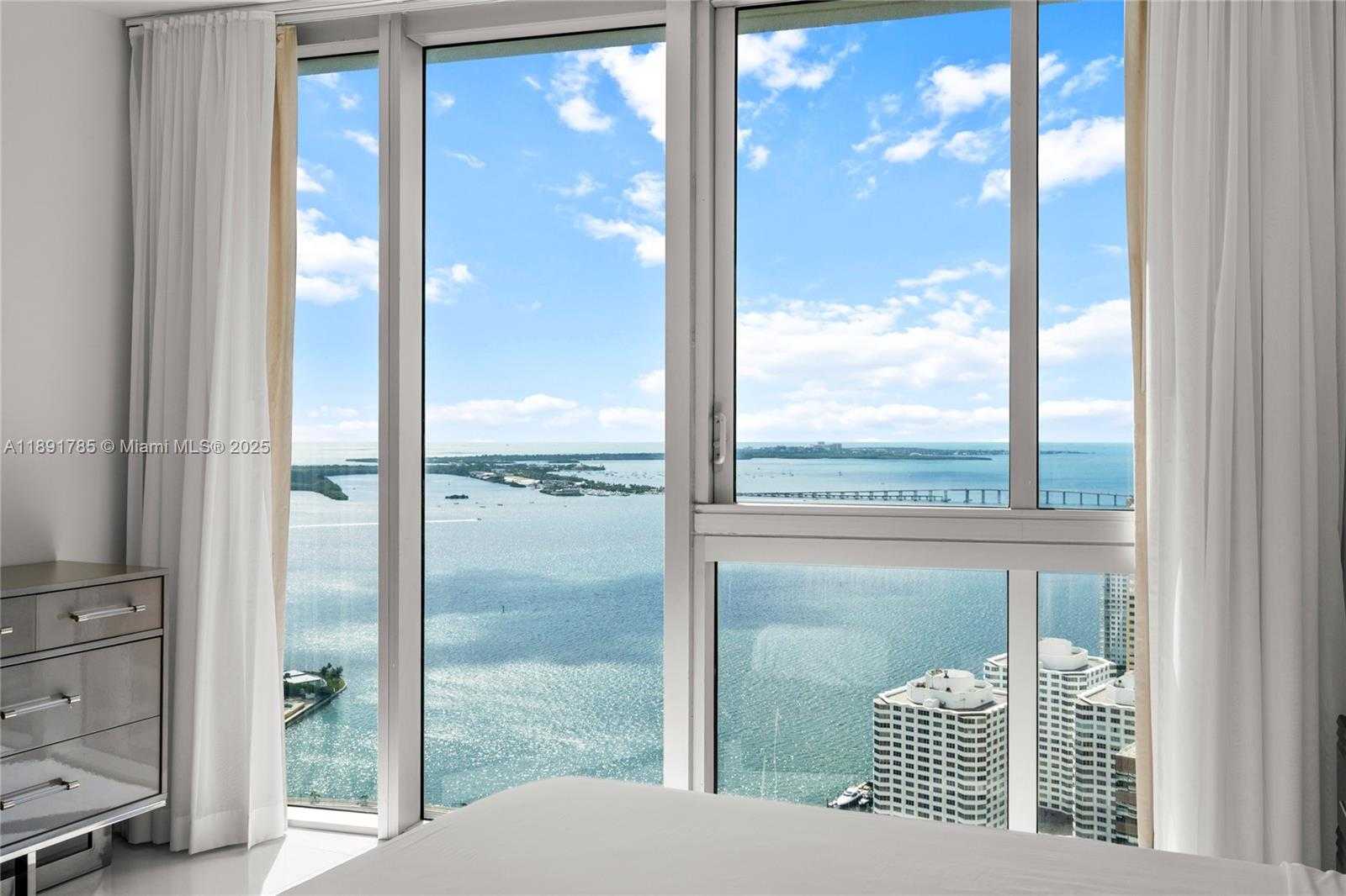 Small Image of 485 BRICKELL AVE #4410, Miami Number 34