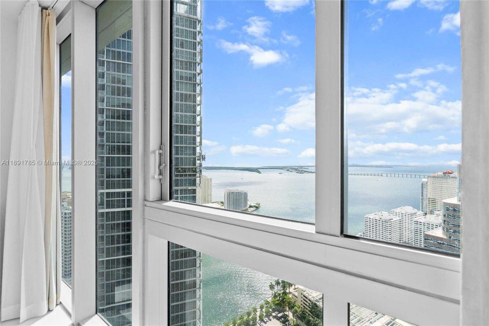 Small Image of 485 BRICKELL AVE #4410, Miami Number 35