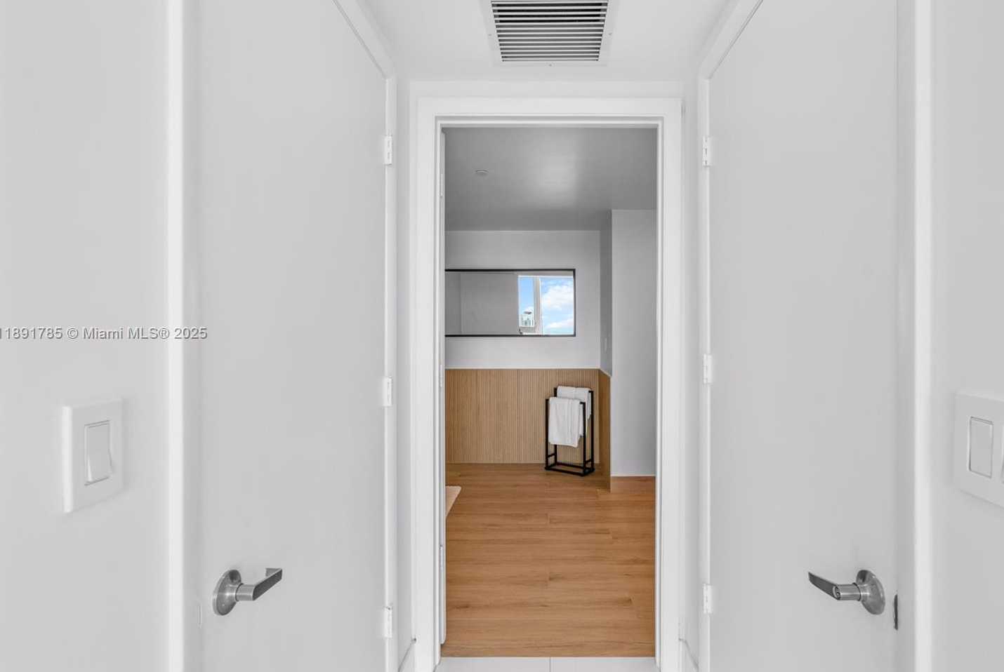 Small Image of 485 BRICKELL AVE #4410, Miami Number 37