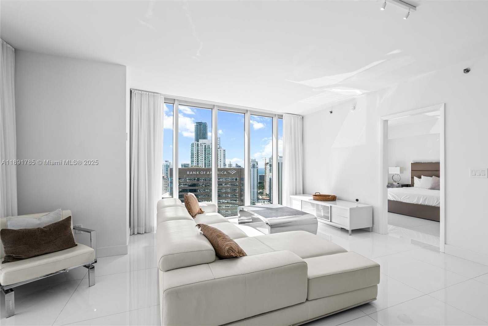 Small Image of 485 BRICKELL AVE #4410, Miami Number 4