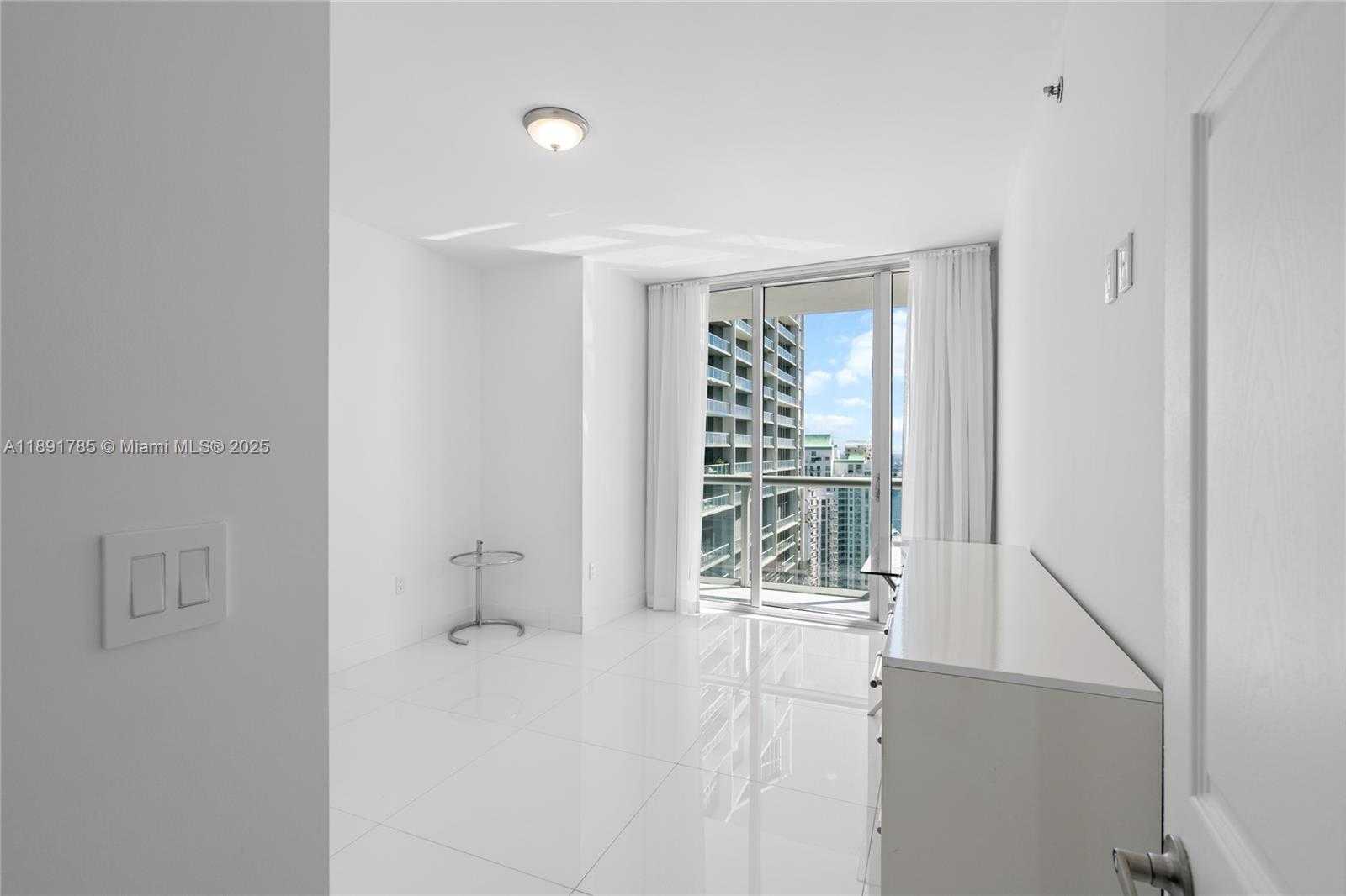 Small Image of 485 BRICKELL AVE #4410, Miami Number 44