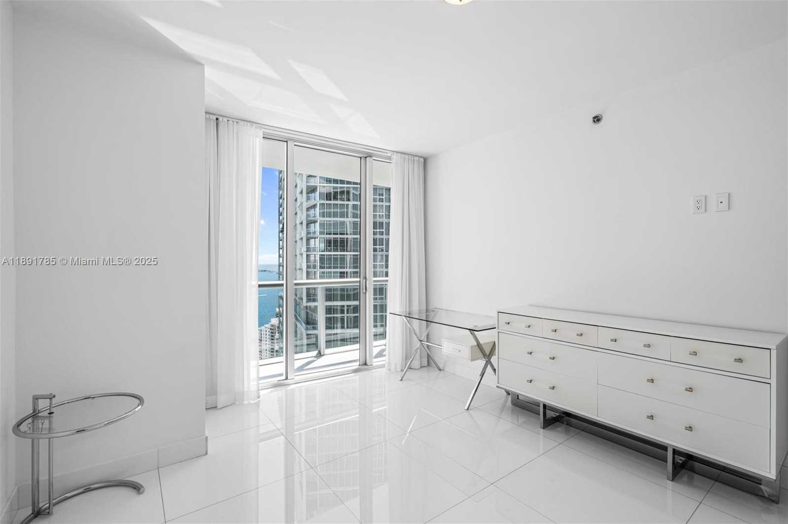 Small Image of 485 BRICKELL AVE #4410, Miami Number 46