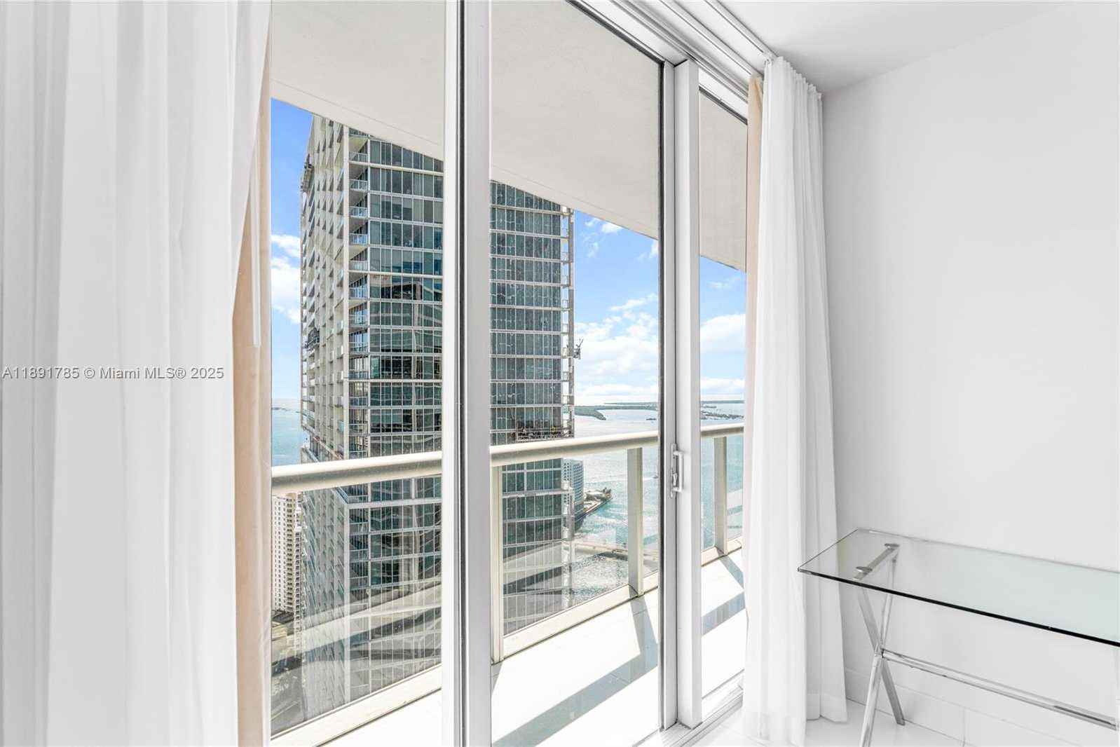 Small Image of 485 BRICKELL AVE #4410, Miami Number 49